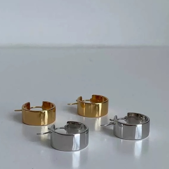 GP Round Hoop Earrings - Picture 3 of 4